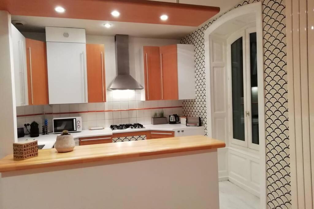 Tulle : Bel Appartement Lumineux En Centre Ville Bagian luar foto