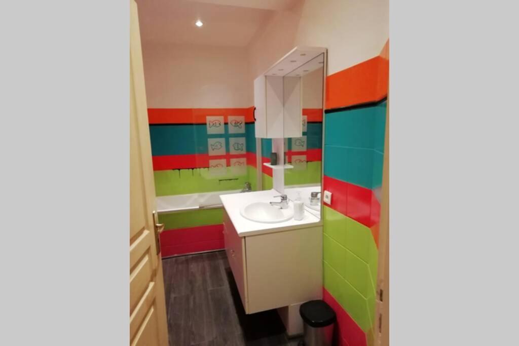 Tulle : Bel Appartement Lumineux En Centre Ville Bagian luar foto